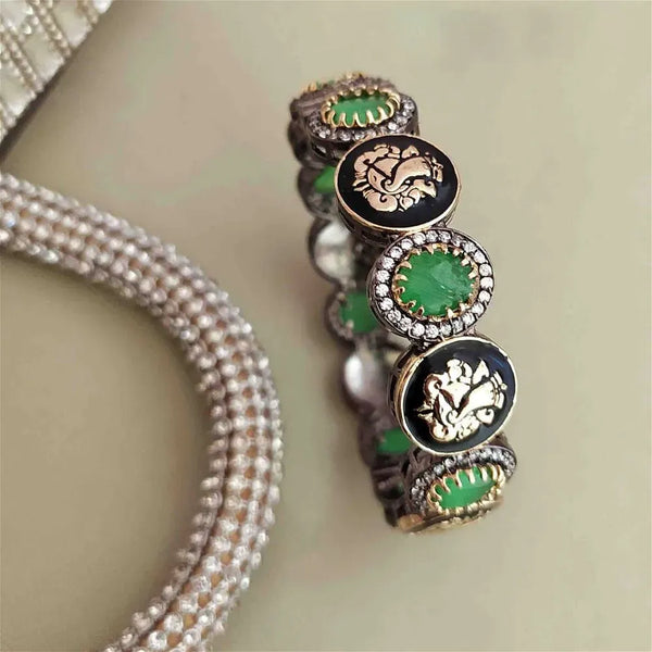 Divident Bangles